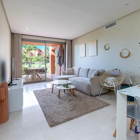아파트 Prime Amenities In Sotosorena By Better Bookings